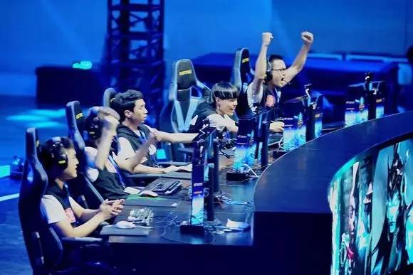 s1mple ：我需要多打打回防模式，慢慢找回状态